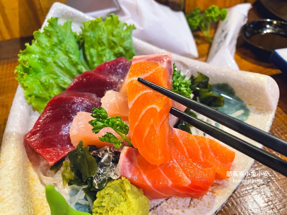 基隆【擇食居酒屋】巷弄內日式料理店，握壽司和烤雞翅每樣都好吃