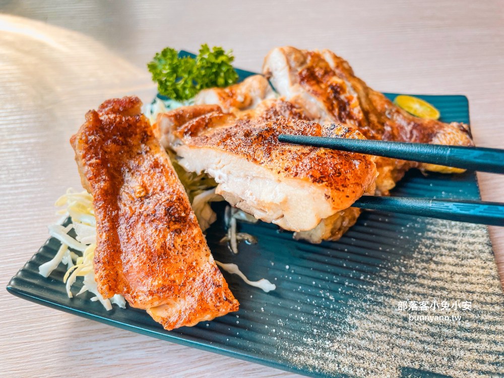 宜蘭「津吉餐酒館」營業到凌晨的餐酒館，滷肉飯、生蠔和海大蝦每樣都好吃
