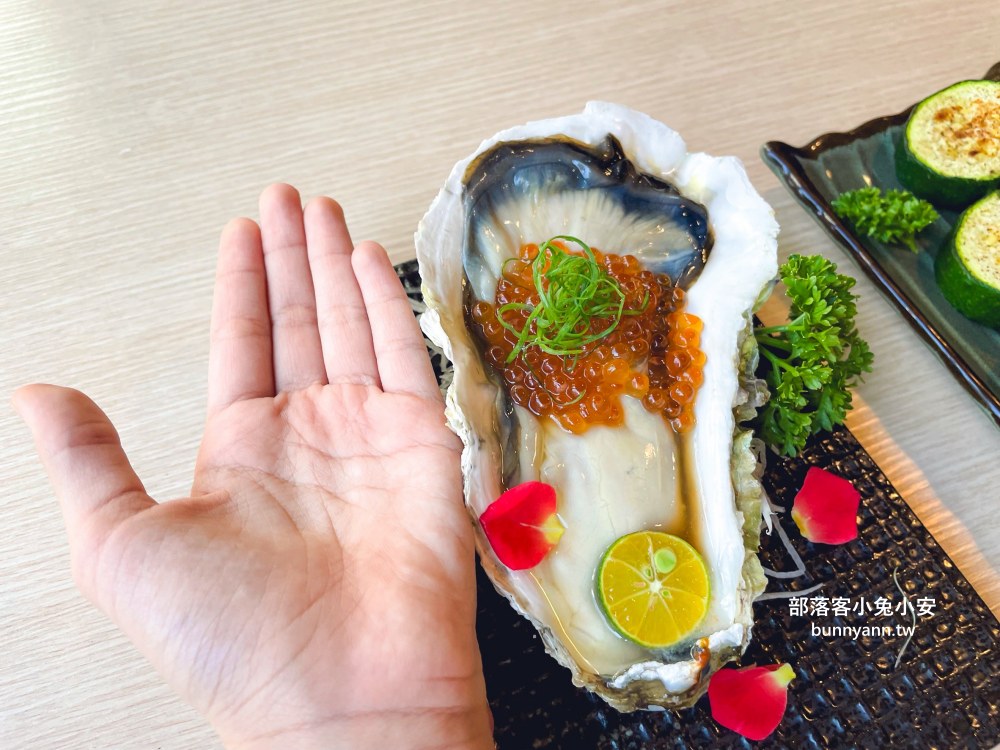 宜蘭「津吉餐酒館」營業到凌晨的餐酒館，滷肉飯、生蠔和海大蝦每樣都好吃