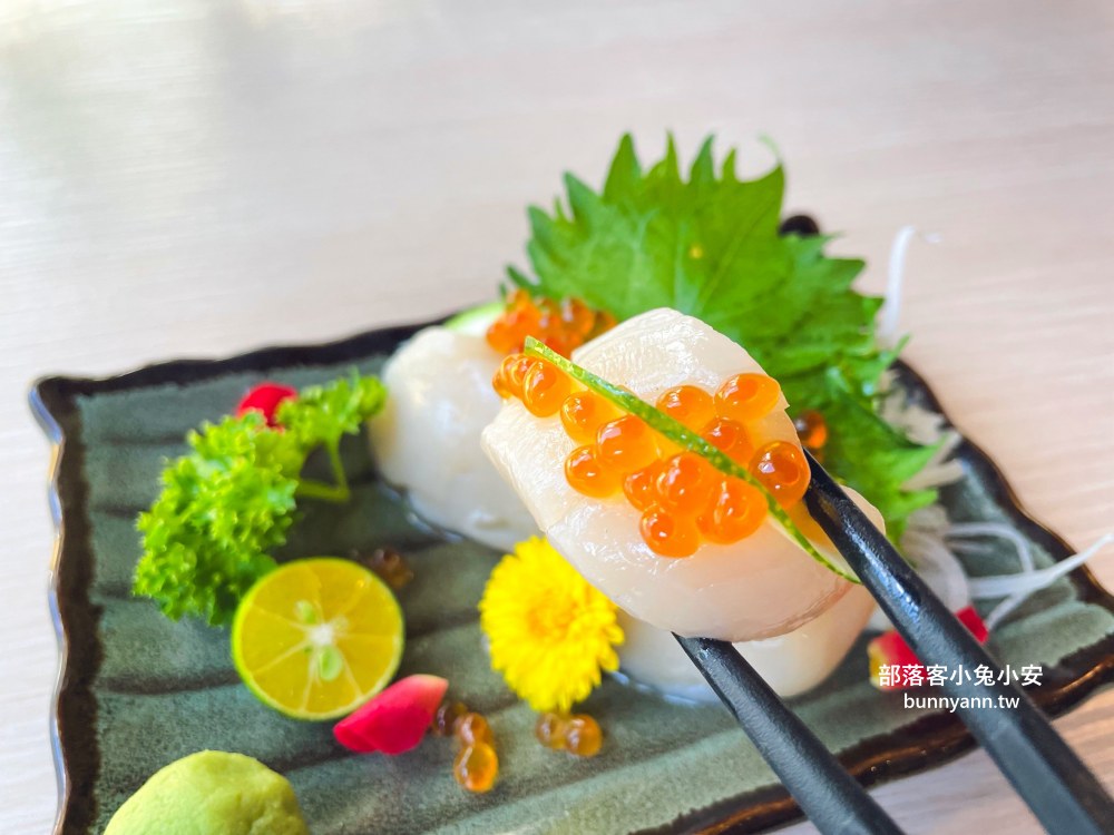 宜蘭「津吉餐酒館」營業到凌晨的餐酒館，滷肉飯、生蠔和海大蝦每樣都好吃