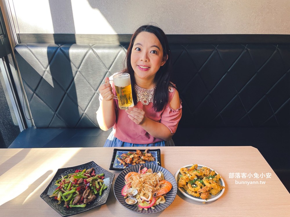 宜蘭「津吉餐酒館」營業到凌晨的餐酒館，滷肉飯、生蠔和海大蝦每樣都好吃