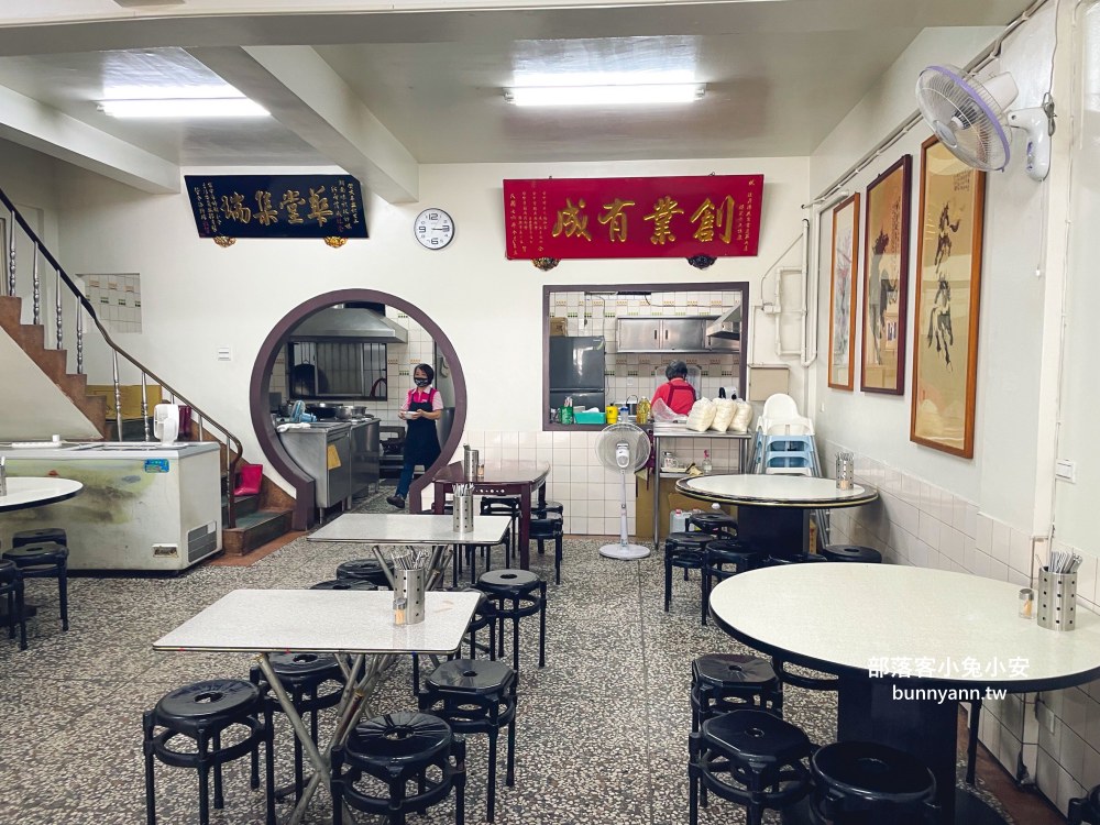 台中500碗名店(湖南味)，牛肉麵、陽春麵和滷味拼盤每樣都好吃