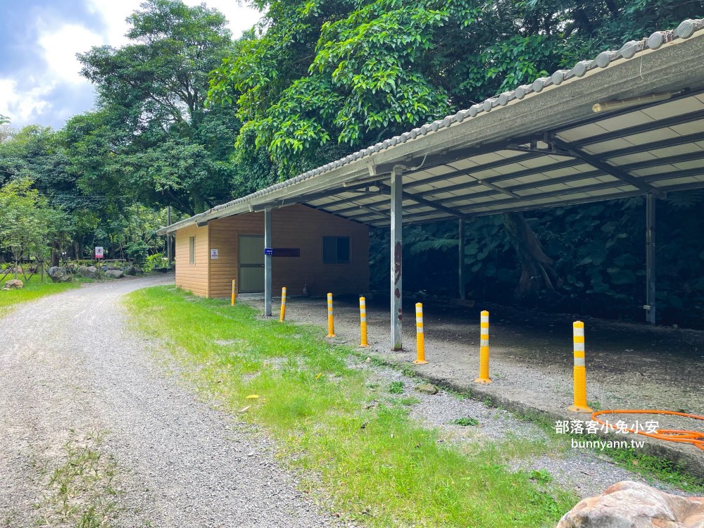 金山【磺溪頭清水園區】水很冰涼又淺淺的戶外親水區