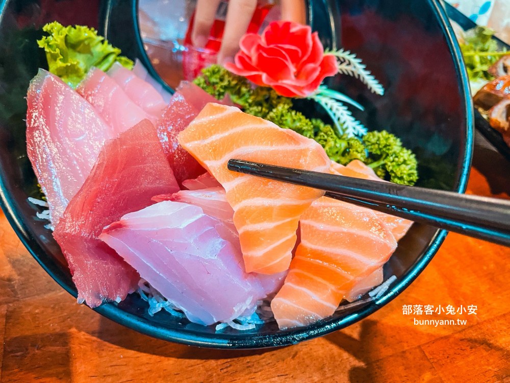 新北【萬里古早風味甕仔雞】星期四沒開的烤雞餐廳，甕仔雞和生魚片都好吃