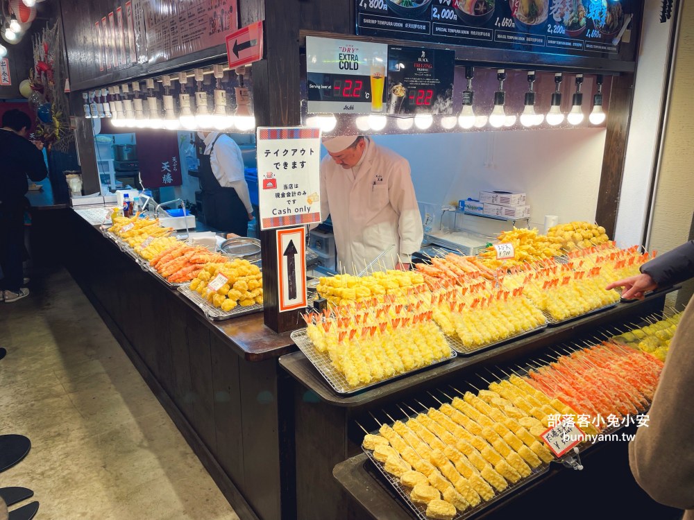 京都錦市場美食爆吃攻略｜和牛串、海鮮、炸物像極碧砂漁港，價格卻讓人喊盤子！