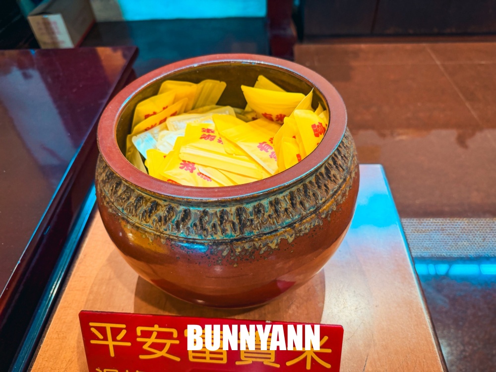 一半人沒來過，是全台最大金元寶財神廟，求財求姻緣都是招牌主打