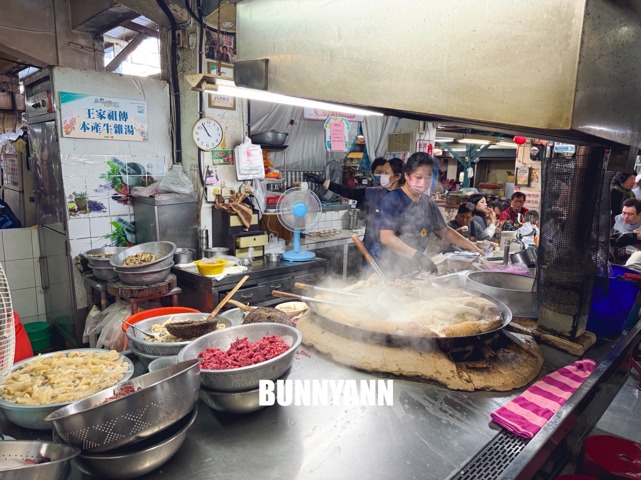 【嘉義王媽媽牛雜湯】谷歌4.2顆星留言三千多則的市場美食攤真好吃
