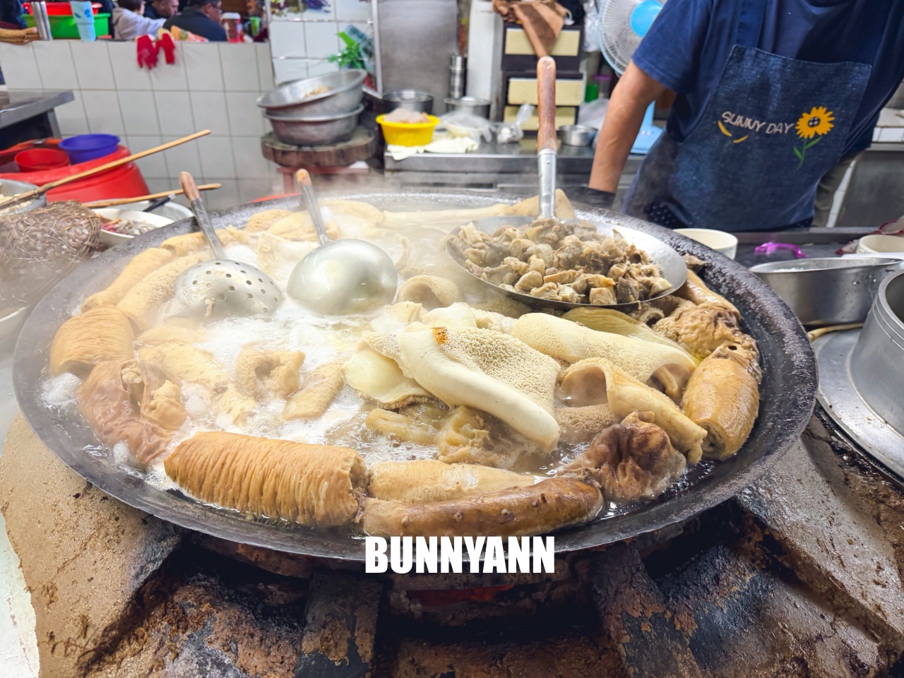 【嘉義王媽媽牛雜湯】谷歌4.2顆星留言三千多則的市場美食攤真好吃 【嘉義王媽媽牛雜湯】谷歌4.2顆星留言三千多則的市場美食攤真好吃