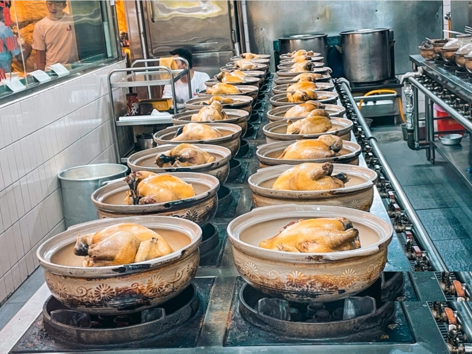 台北【驥園川菜餐廳】開業60年雞湯名店，最好喝台北砂鍋雞湯