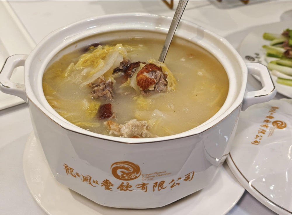 礁溪【龍爺鳳娘會館】皮經典的脆皮烤鴨！一鴨五吃神等級的宜蘭櫻桃鴨