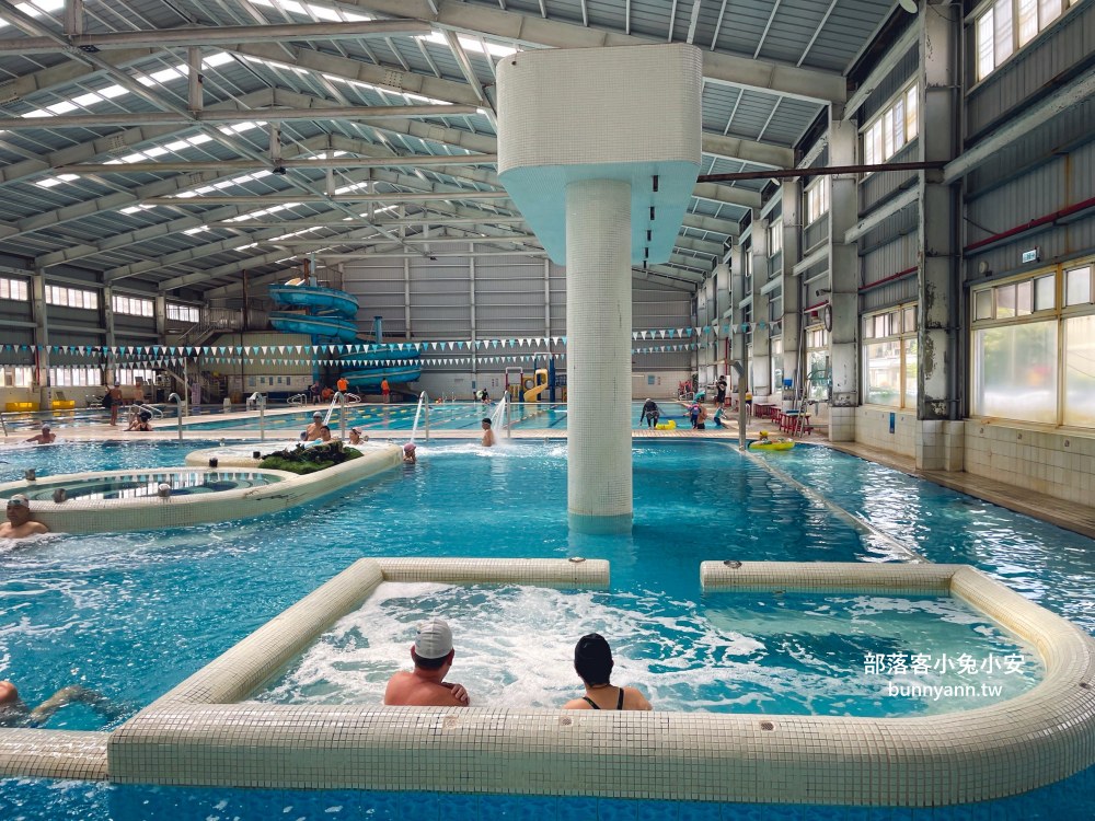 桃園玩水推薦「陽光大溪地游泳池」超強滑水道與室內戲水池