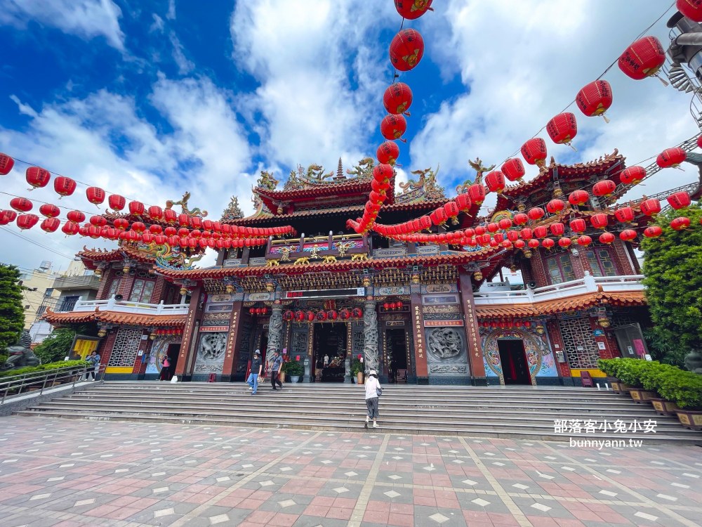 台中「清水紫雲巖」香火鼎盛觀音廟,後花園山洞石窟探險好地方