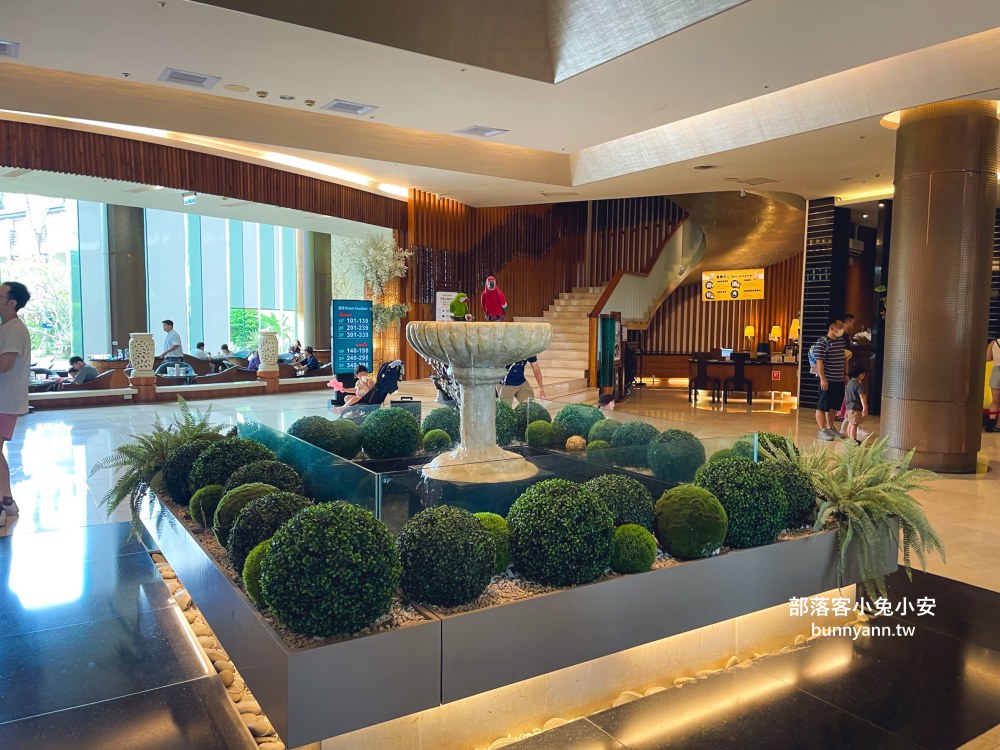 屏東【墾丁凱薩自助晚餐】百道料理吃到飽餐廳，海鮮和熱炒每樣都好吃