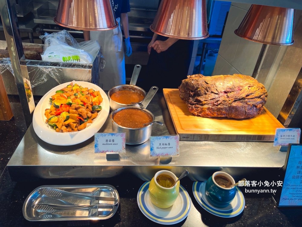 屏東【墾丁凱薩自助晚餐】百道料理吃到飽餐廳，海鮮和熱炒每樣都好吃