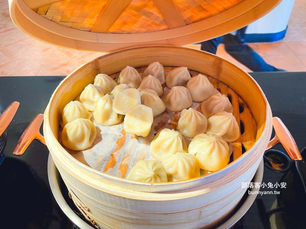 屏東【墾丁凱薩自助晚餐】百道料理吃到飽餐廳，海鮮和熱炒每樣都好吃