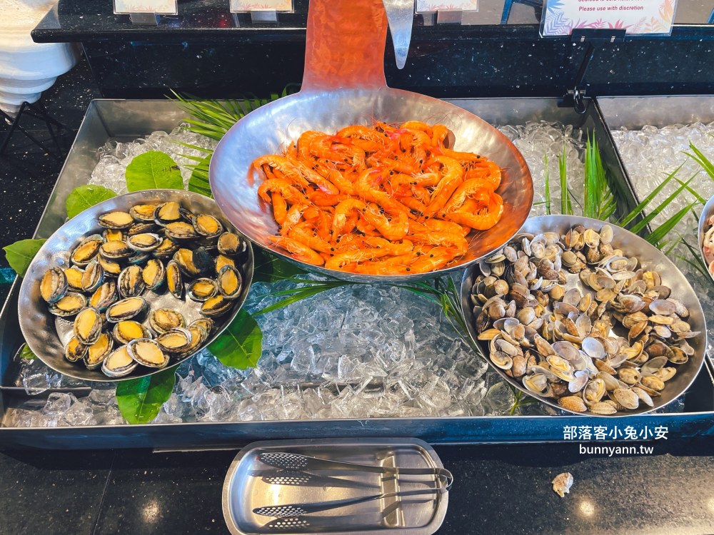屏東【墾丁凱薩自助晚餐】百道料理吃到飽餐廳，海鮮和熱炒每樣都好吃