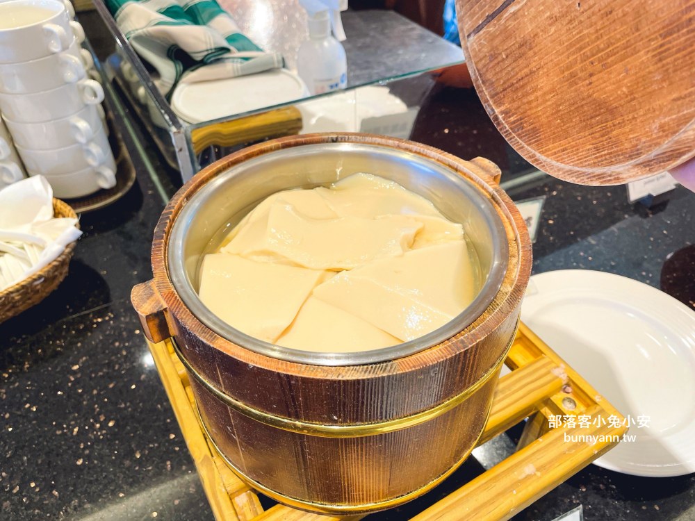 屏東【墾丁凱薩自助晚餐】百道料理吃到飽餐廳，海鮮和熱炒每樣都好吃