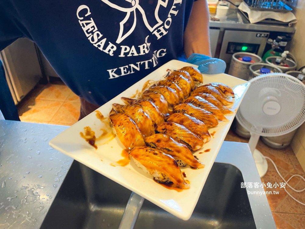 屏東【墾丁凱薩自助晚餐】百道料理吃到飽餐廳，海鮮和熱炒每樣都好吃
