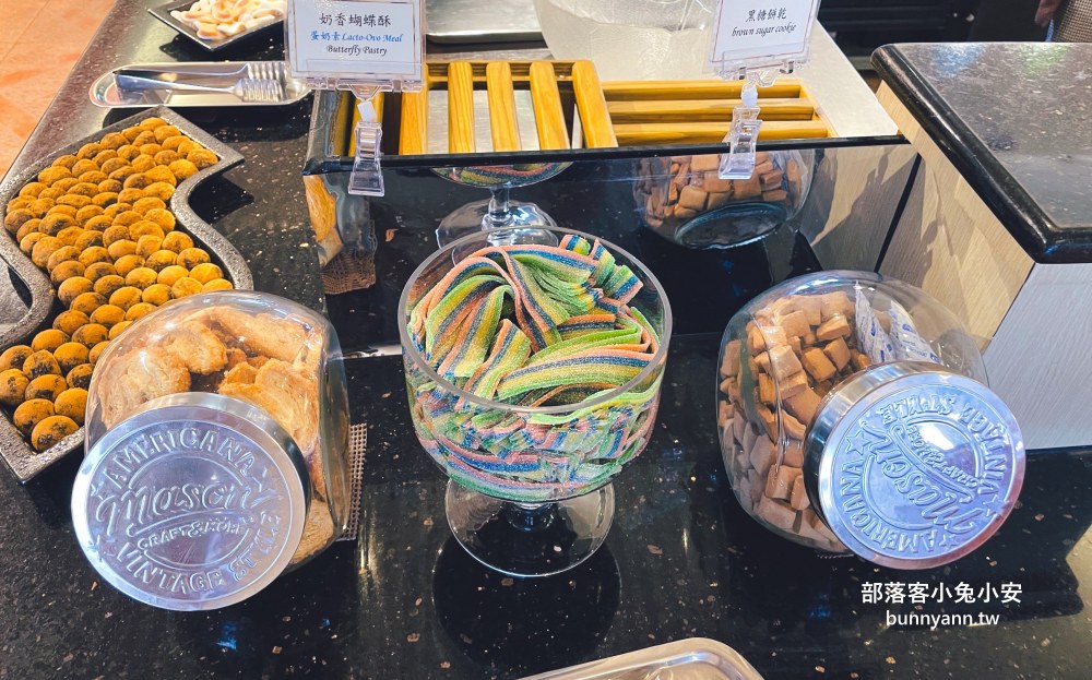 屏東【墾丁凱薩自助晚餐】百道料理吃到飽餐廳，海鮮和熱炒每樣都好吃
