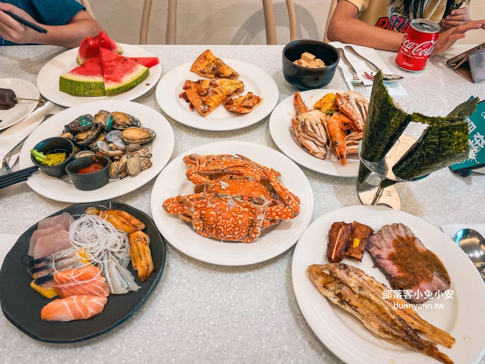 屏東【墾丁凱薩自助晚餐】百道料理吃到飽餐廳，海鮮和熱炒每樣都好吃