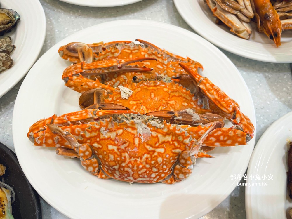 屏東【墾丁凱薩自助晚餐】百道料理吃到飽餐廳，海鮮和熱炒每樣都好吃