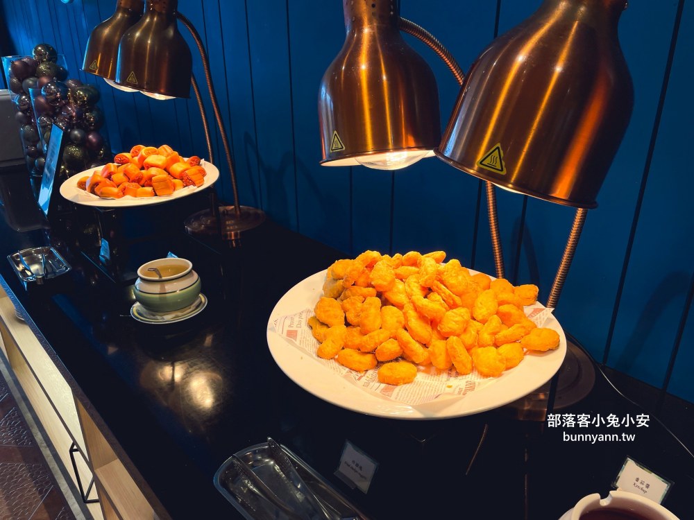 屏東【墾丁凱薩自助晚餐】百道料理吃到飽餐廳，海鮮和熱炒每樣都好吃