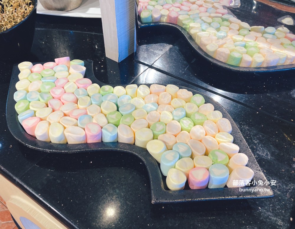 屏東【墾丁凱薩自助晚餐】百道料理吃到飽餐廳，海鮮和熱炒每樣都好吃
