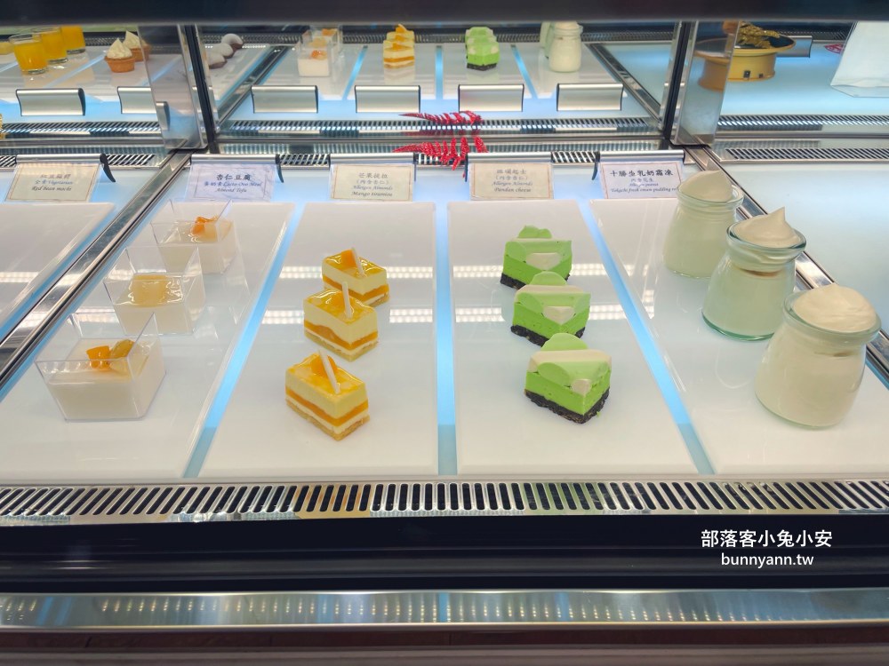屏東【墾丁凱薩自助晚餐】百道料理吃到飽餐廳，海鮮和熱炒每樣都好吃