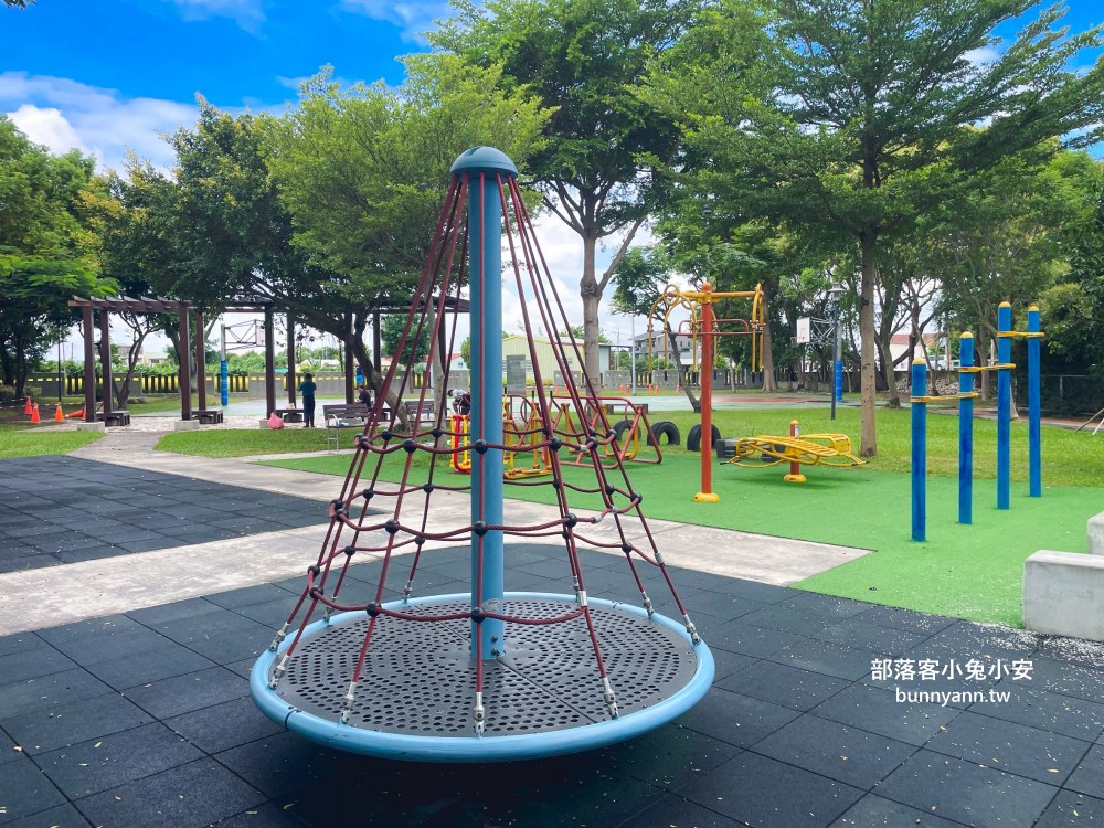 台中【后里四號公園】在地人才知道的秘境池畔小花園
