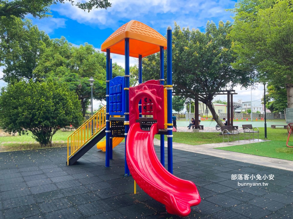 台中【后里四號公園】在地人才知道的秘境池畔小花園