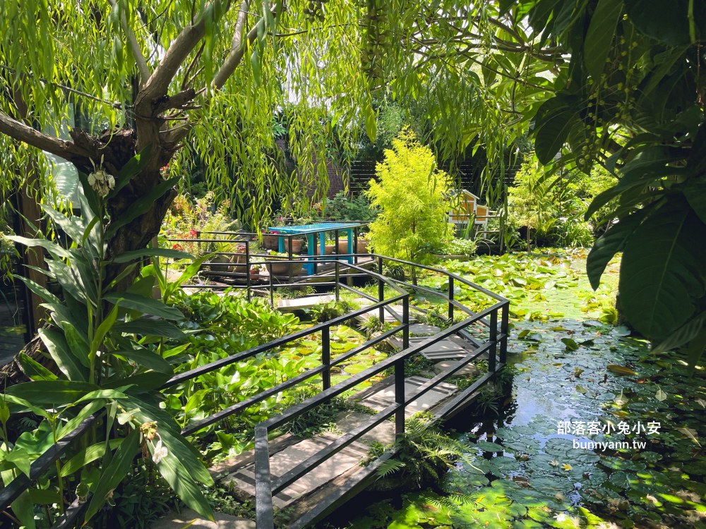 台中大安【卓也小屋小吃部】被森林包圍的庭院景觀餐廳