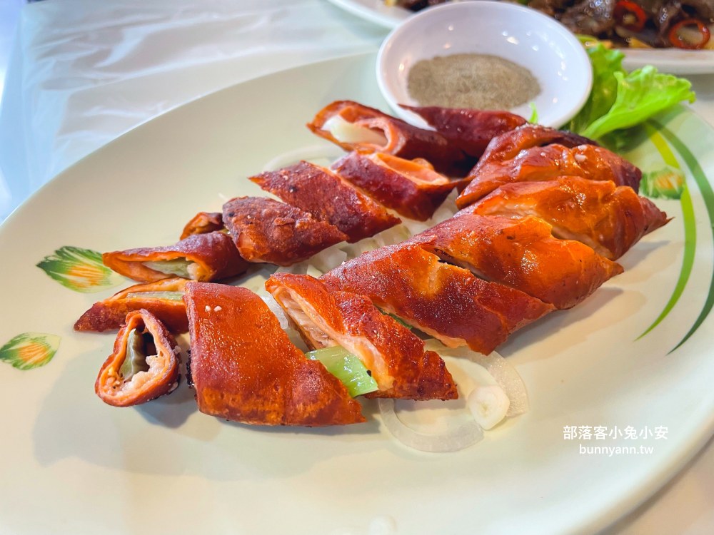 恆春【天麟食苑臺灣菜】墾丁大街上好吃的脆皮烤雞，烤雞控不能錯過