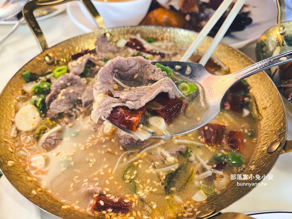 恆春【天麟食苑臺灣菜】墾丁大街上好吃的脆皮烤雞，烤雞控不能錯過
