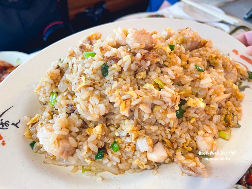 恆春【天麟食苑臺灣菜】墾丁大街上好吃的脆皮烤雞，烤雞控不能錯過