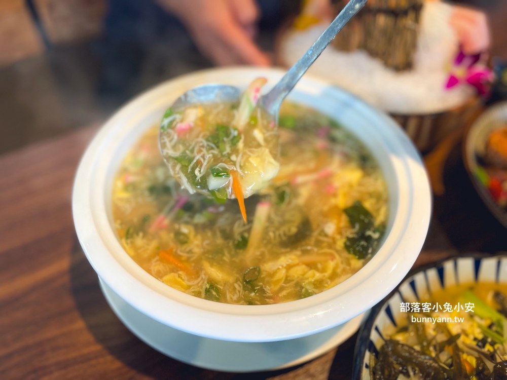 宜蘭【小豪海鮮】不起眼鐵皮屋，卻是平價又新鮮海產店