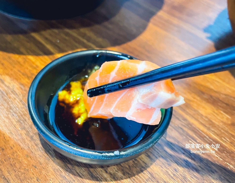 宜蘭【小豪海鮮】不起眼鐵皮屋，卻是平價又新鮮海產店