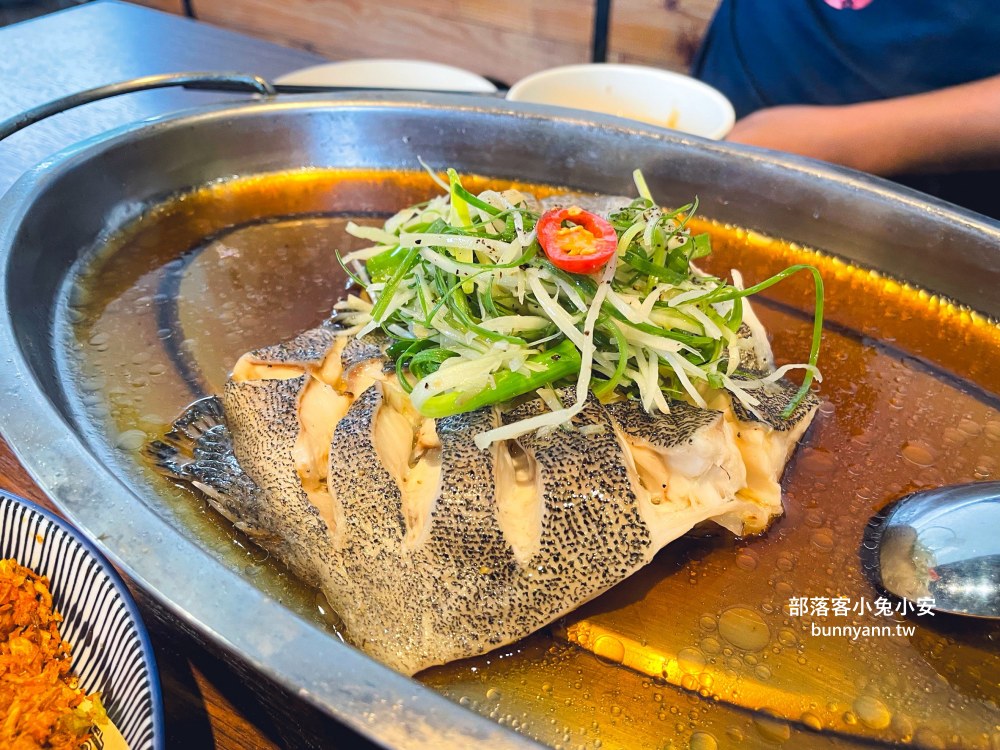 宜蘭【小豪海鮮】不起眼鐵皮屋，卻是平價又新鮮海產店