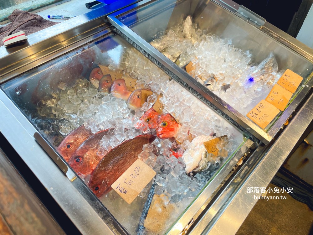 宜蘭【小豪海鮮】不起眼鐵皮屋，卻是平價又新鮮海產店