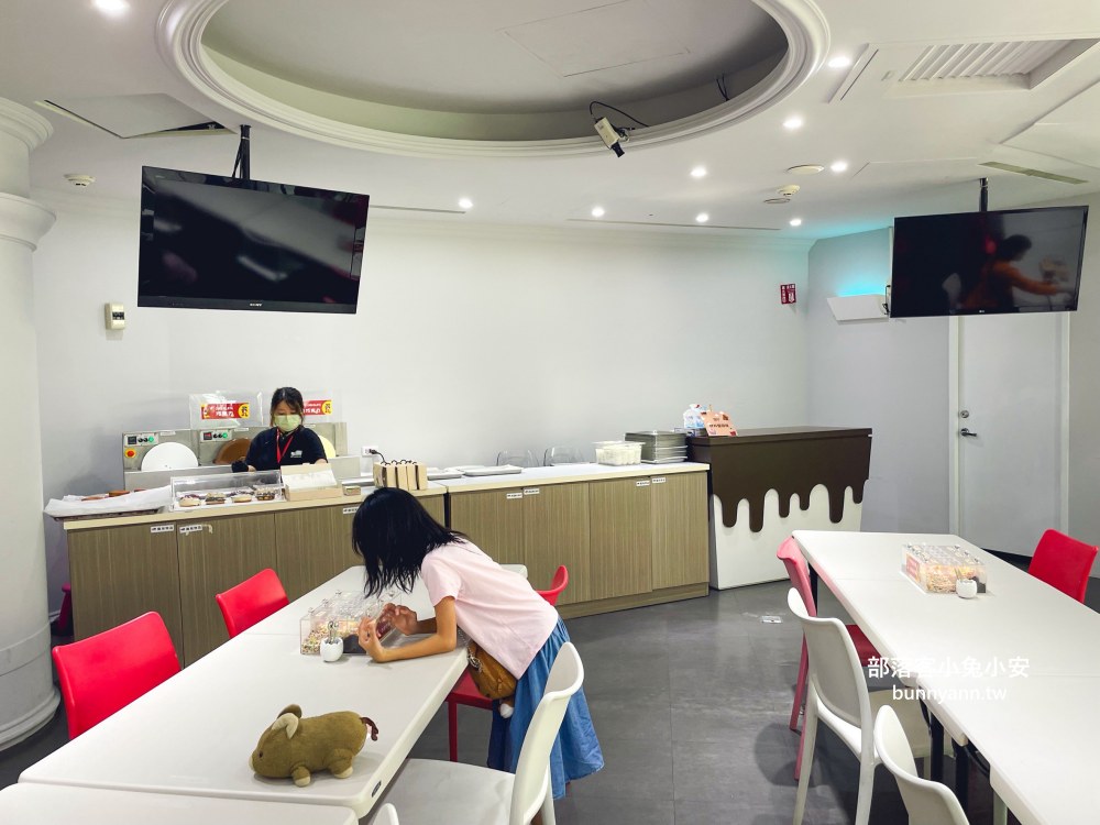 桃園【77巧克力共和國】門票300元體驗DIY甜甜圈與購買巧克力商品