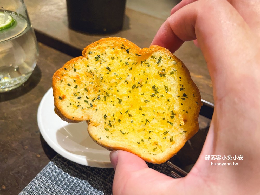 南京復興高CP值無菜單鐵板燒冠軍，人氣套餐1390元不漲價，活龍蝦、北海道生食級干貝都吃得到，明水然無菜單鐵板燒慶城店