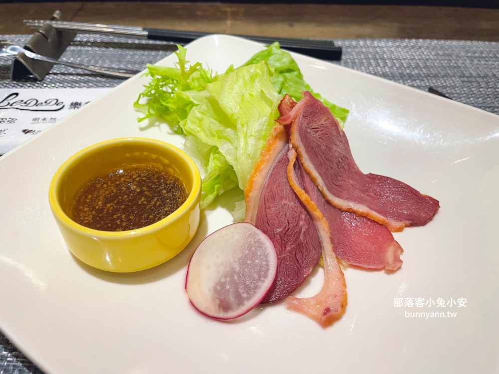 南京復興高CP值無菜單鐵板燒冠軍，人氣套餐1390元不漲價，活龍蝦、北海道生食級干貝都吃得到，明水然無菜單鐵板燒慶城店
