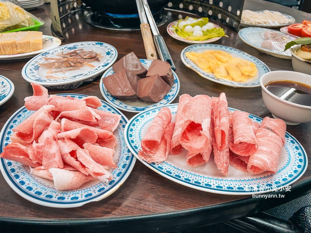 西門町【曾德自助火鍋城】60年老字號石頭火鍋專賣店