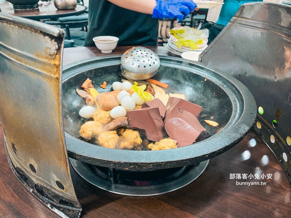 西門町【曾德自助火鍋城】60年老字號石頭火鍋專賣店