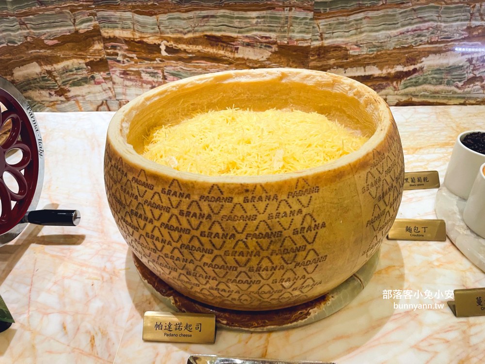 台中「林酒店森林百匯」超過五十種料理自助餐檯吃到飽