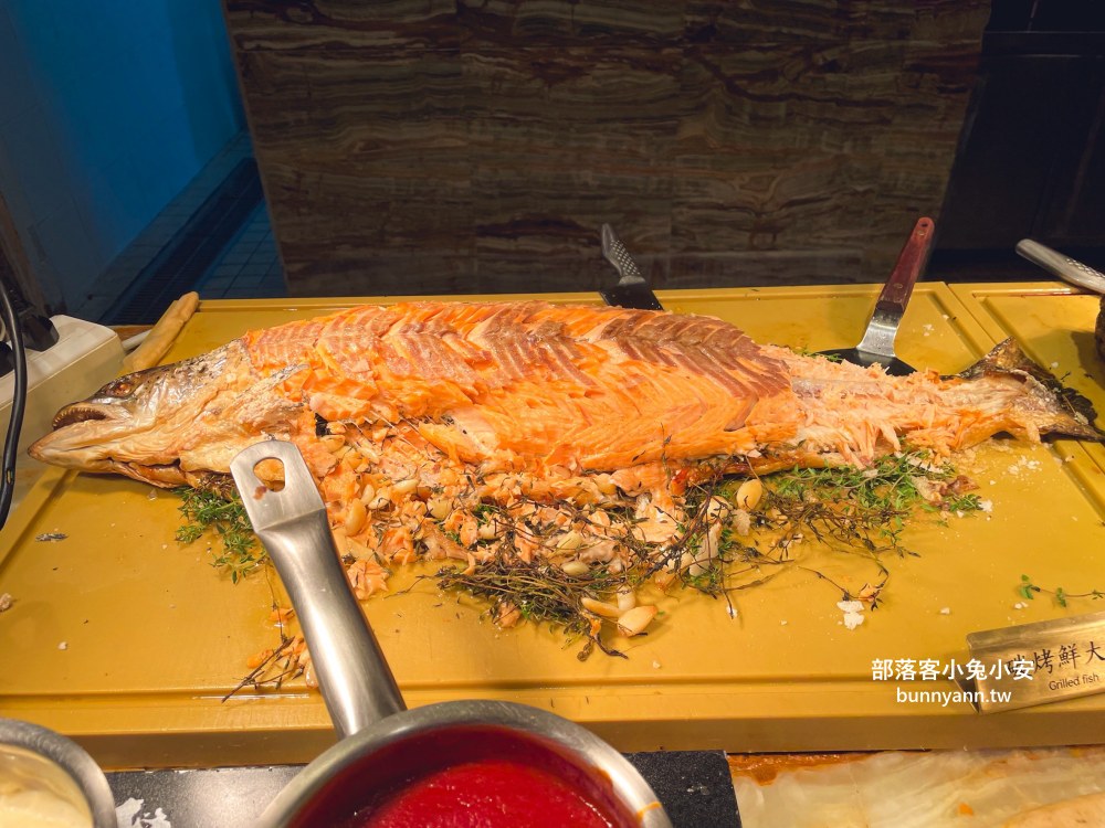 台中「林酒店森林百匯」超過五十種料理自助餐檯吃到飽