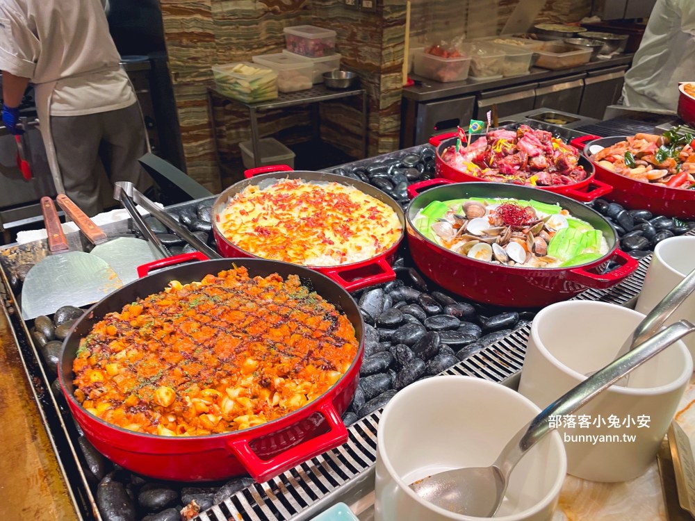 台中「林酒店森林百匯」超過五十種料理自助餐檯吃到飽