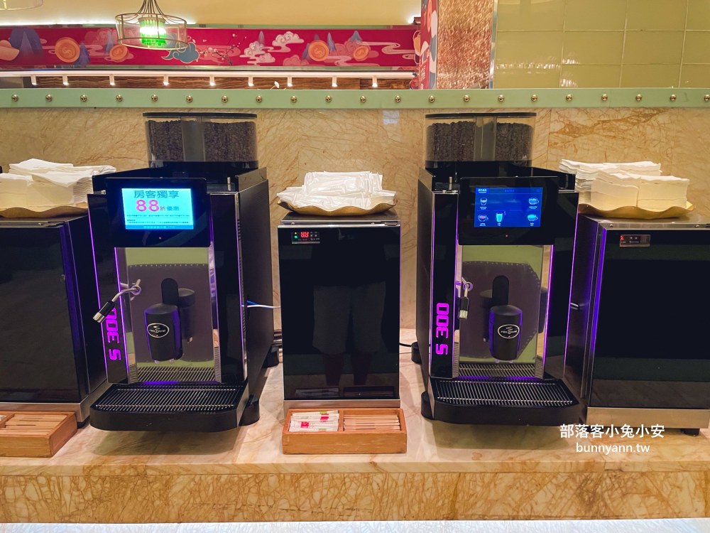 台中「林酒店森林百匯」超過五十種料理自助餐檯吃到飽