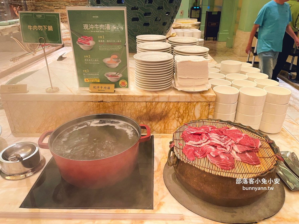 台中「林酒店森林百匯」超過五十種料理自助餐檯吃到飽
