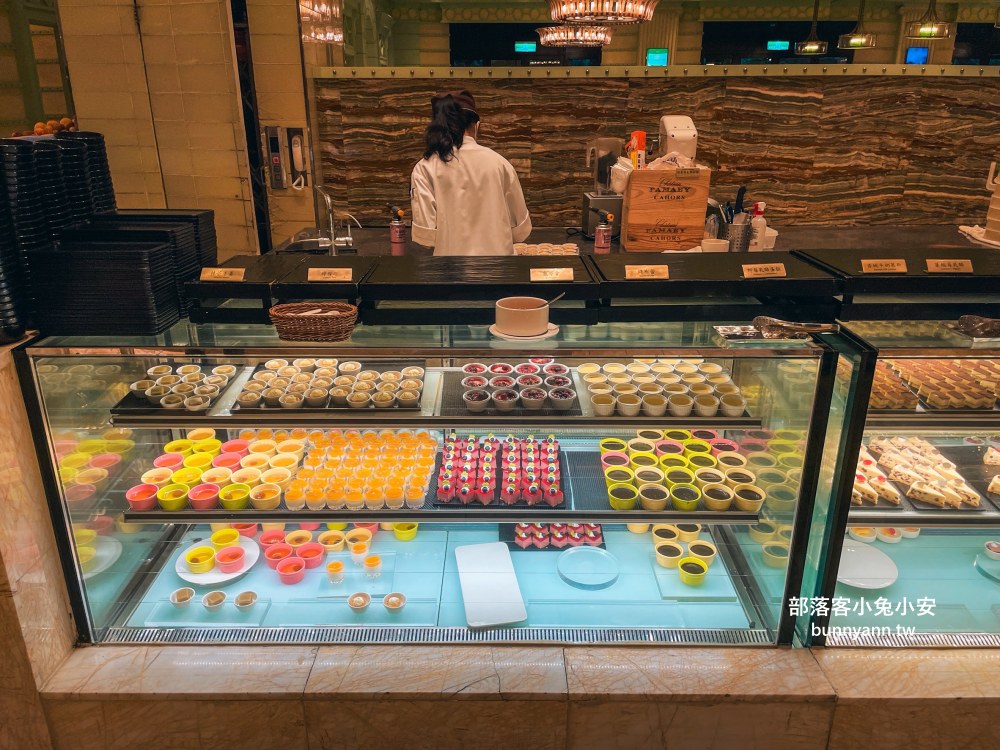 台中「林酒店森林百匯」超過五十種料理自助餐檯吃到飽