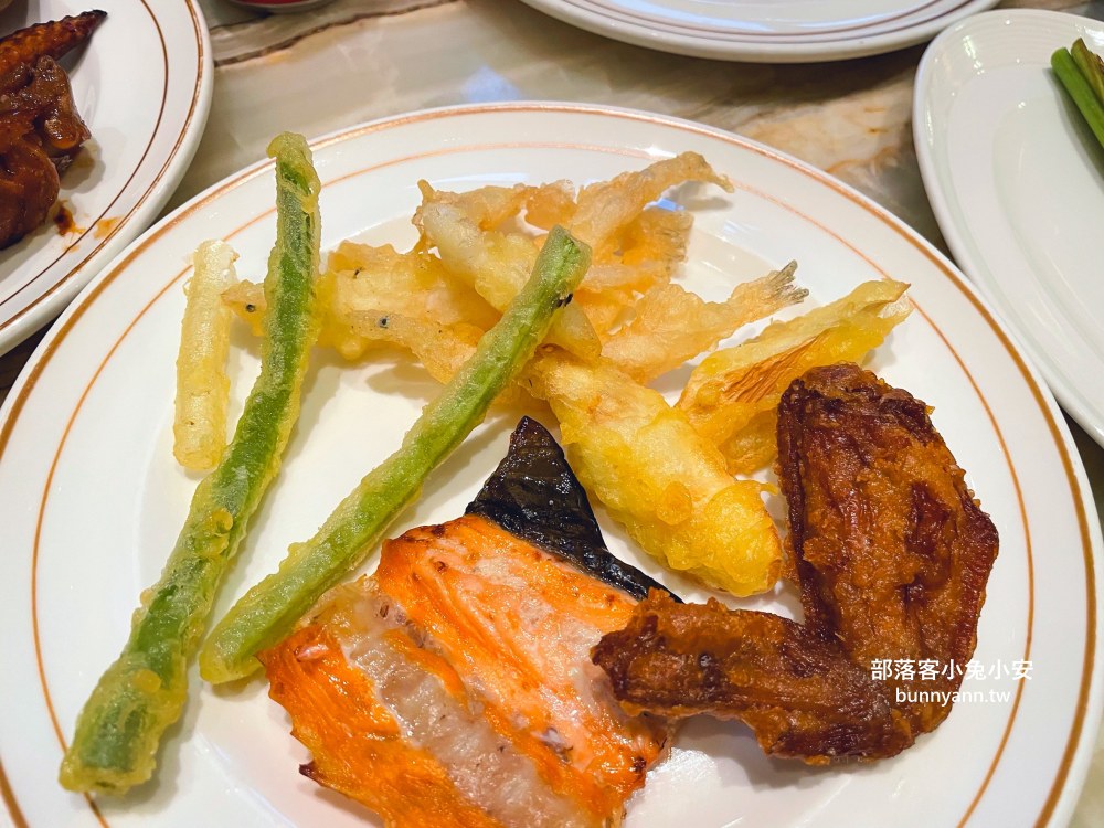 台中「林酒店森林百匯」超過五十種料理自助餐檯吃到飽
